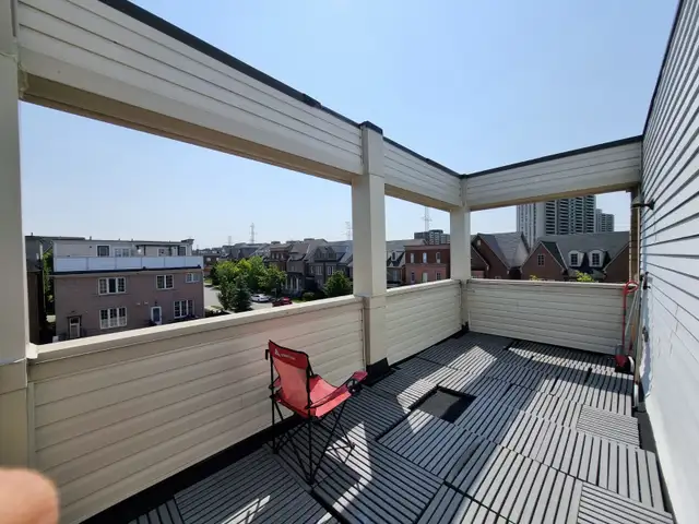Large Room/Private Bath/Balcony/Parking @York University Village - Photo 10