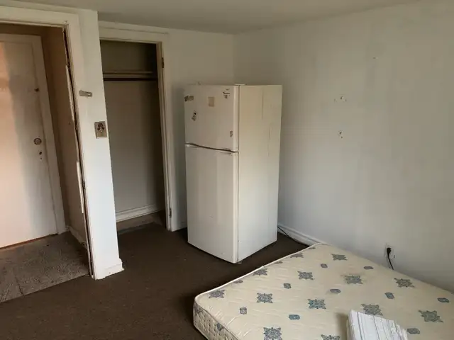 Room for Rent Downtown Immediately