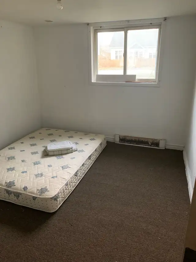 Room for Rent Downtown Immediately - Photo 3