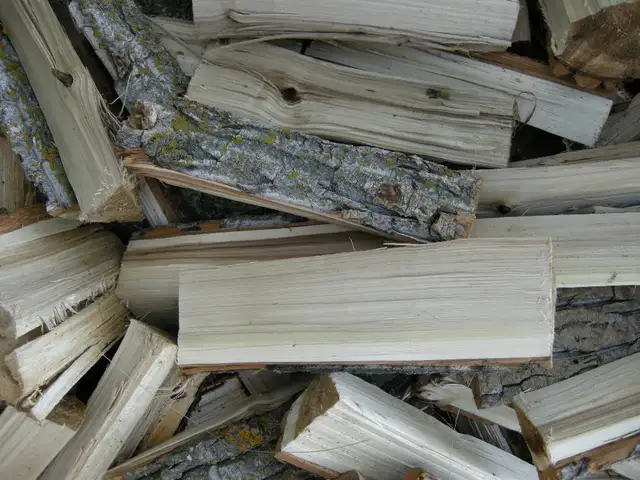 Firewood – Dry Poplar– Heavy Split - Photo 2
