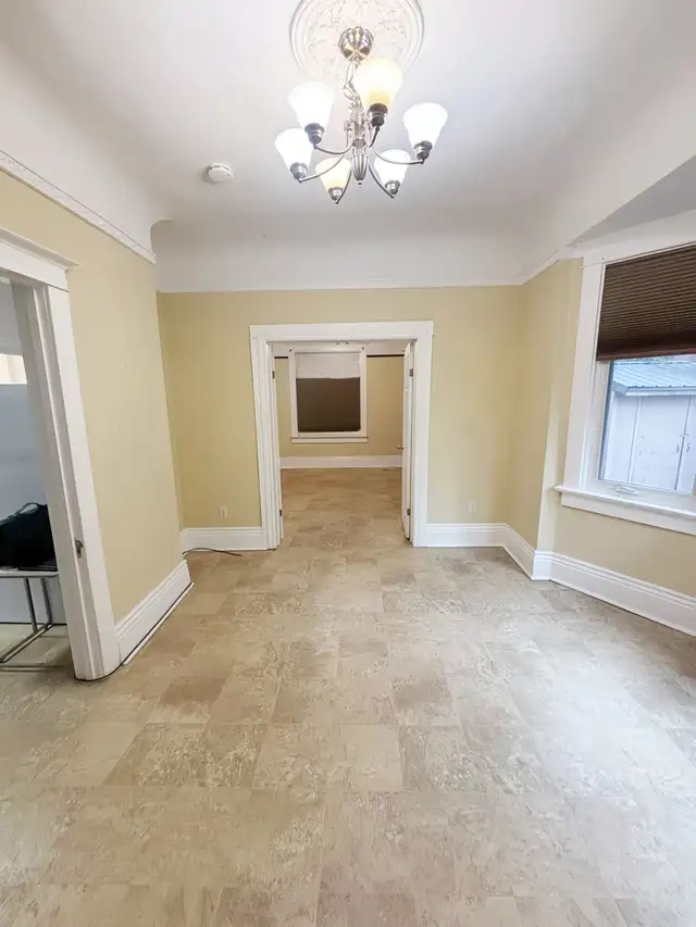 Large 1-Bedroom Main Floor Unit $1650 -Victoria park Stn. - Photo 5