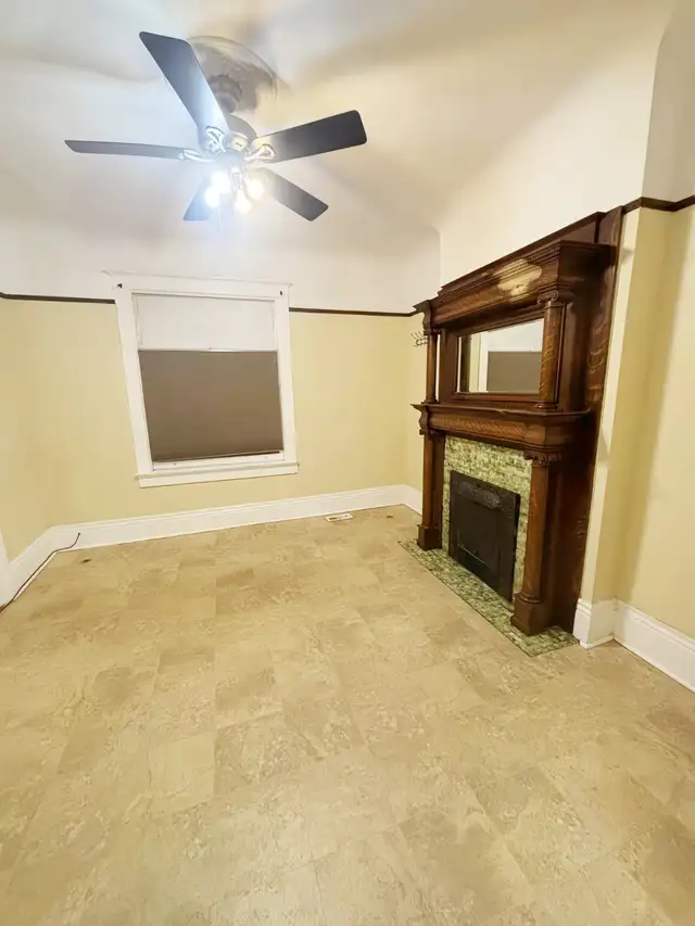 Large 1-Bedroom Main Floor Unit $1650 -Victoria park Stn. - Photo 6