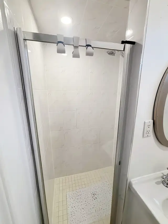 Large 1-Bedroom Main Floor Unit $1650 -Victoria park Stn. - Photo 9