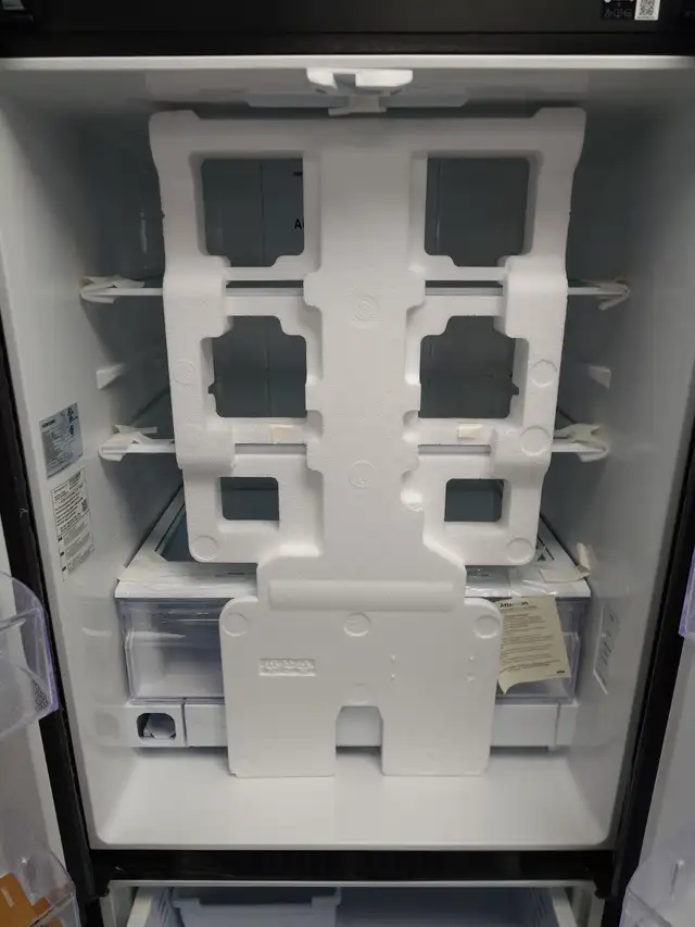 Samsung '30' Black Stainless Steel French Door Fridge on Sale‼️ - Photo 4