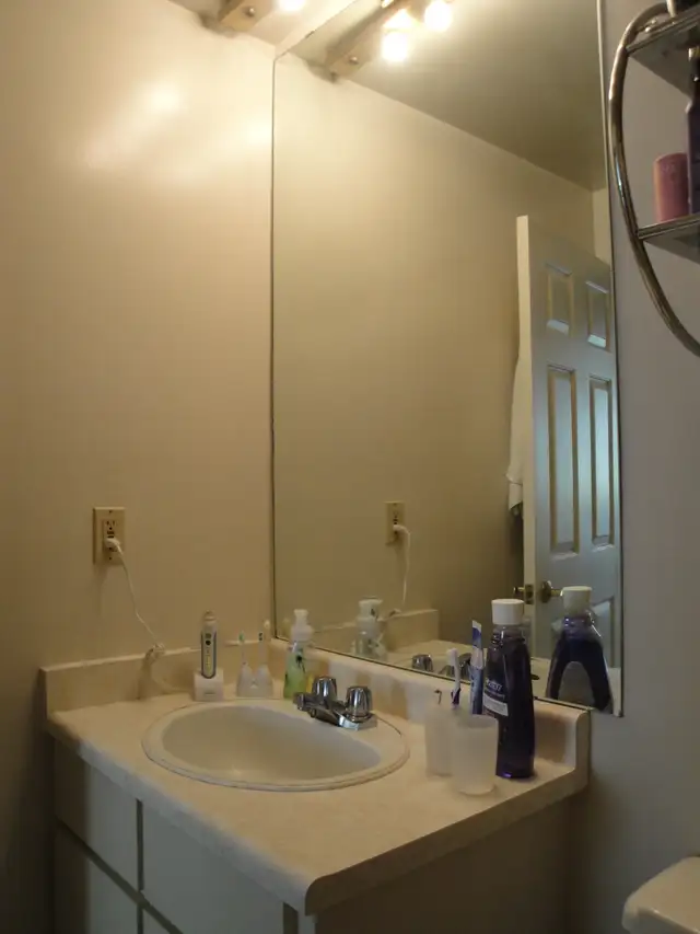 Spacious 1 Bedroom Condo Apartment - Photo 9
