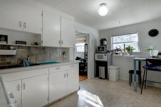 Cozy 2-BR suite in Richmond SW Close to DT