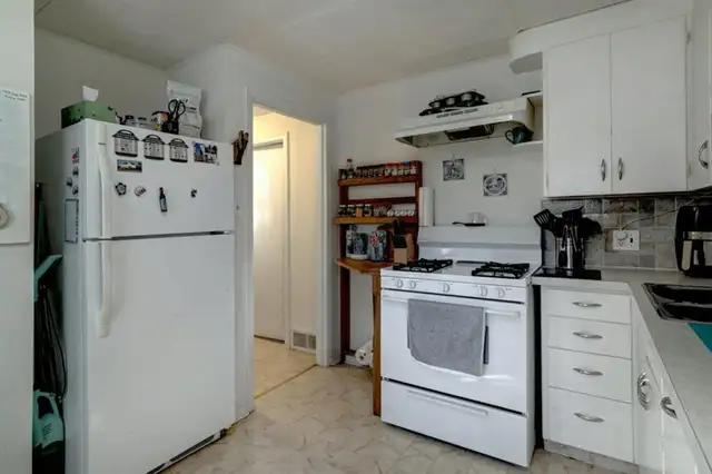 Cozy 2-BR suite in Richmond SW Close to DT - Photo 3