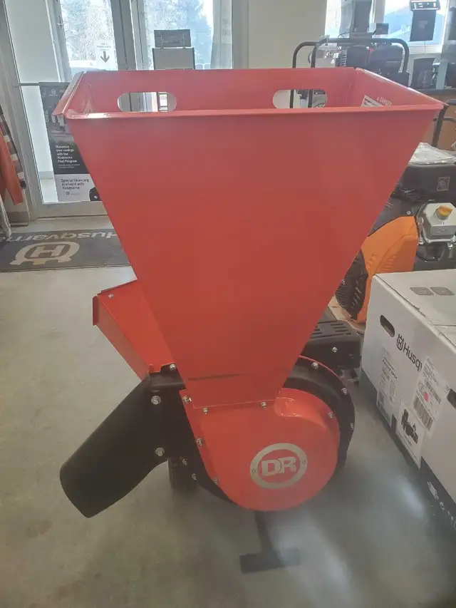 DR POWER PREMIER 300 WOOD CHIPPER - Photo 2