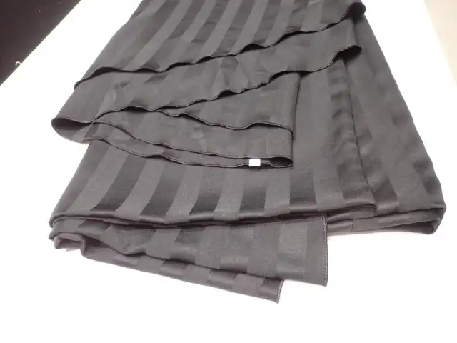 Tuxedo Black Table Linens - Photo 3