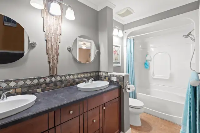 Long time owner of 38 years ready to sell! 3bdrm 1200sqft home! - Photo 7