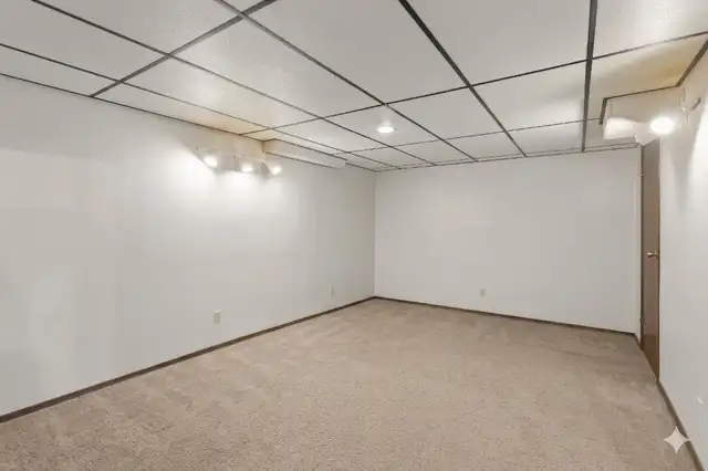 Long time owner of 38 years ready to sell! 3bdrm 1200sqft home! - Photo 8