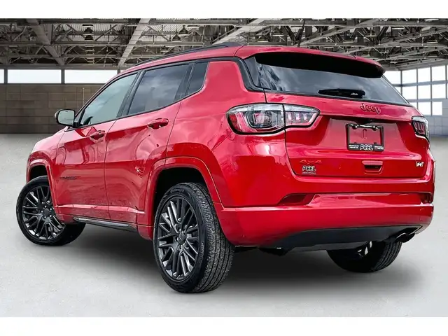 2022 Jeep Compass Limited RED Edition | Sun & Sound | 4x4 - Photo 12