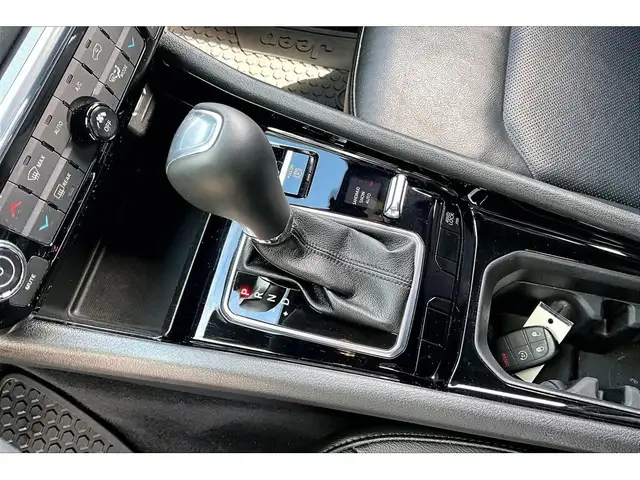 2022 Jeep Compass Limited RED Edition | Sun & Sound | 4x4 - Photo 14