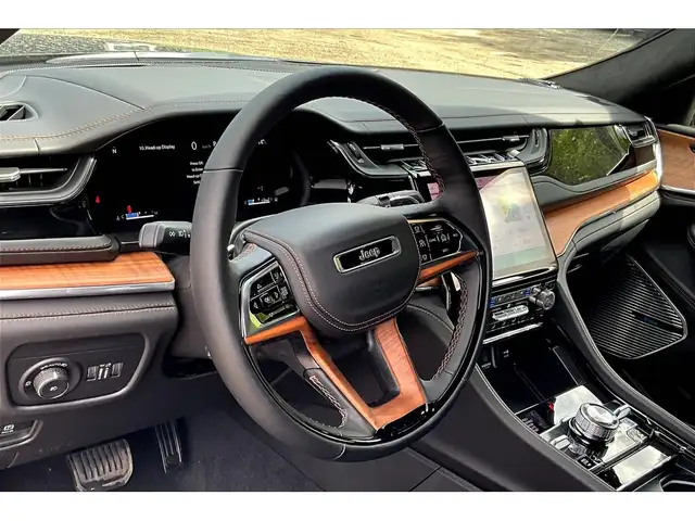 2025 Jeep Grand Cherokee SUMMIT RESERVE | Lux Tech 5 | Adv Pro T - Photo 6