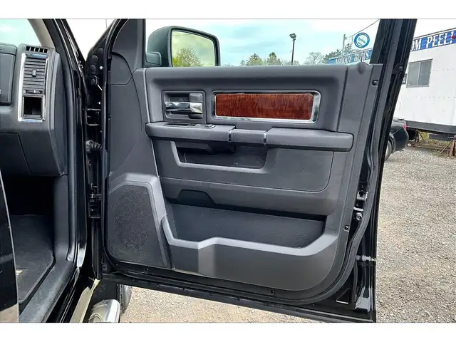 2011 Ram 1500 Laramie Crew | AS IS | 4X4 - Photo 19
