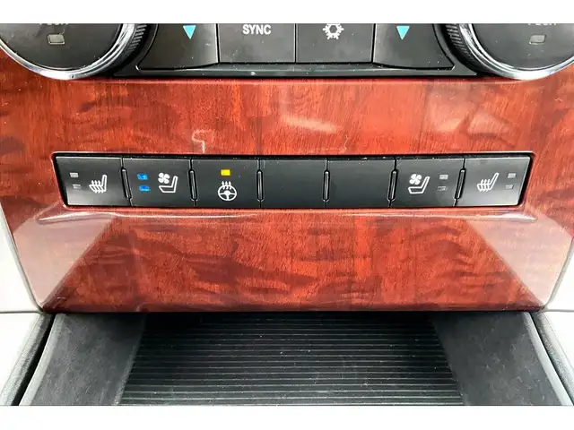 2011 Ram 1500 Laramie Crew | AS IS | 4X4 - Photo 24