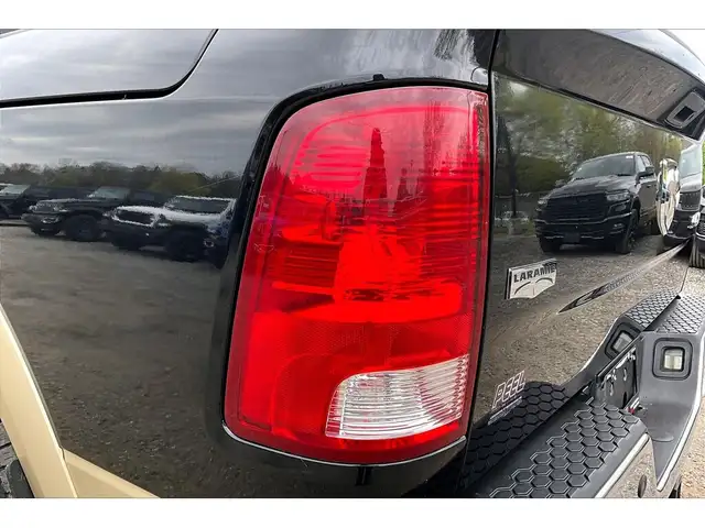 2011 Ram 1500 Laramie Crew | AS IS | 4X4 - Photo 31