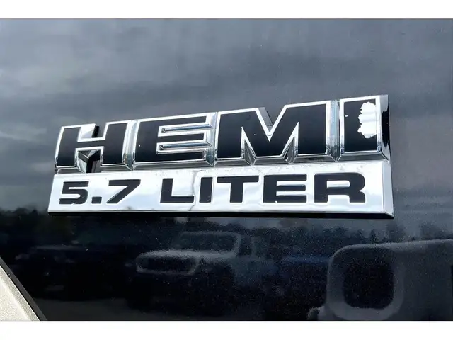 2011 Ram 1500 Laramie Crew | AS IS | 4X4 - Photo 32