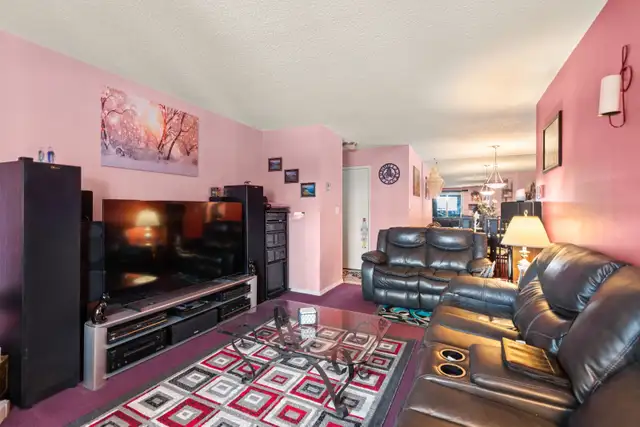 Beautifully Maintained 2bdrm Condo. Spacious & Functional Layout - Photo 5