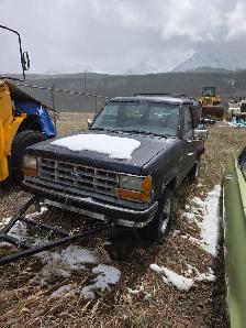 Two Ford Bronco II's for Sale. 1990 Eddie Bauer/1989 XLT. - Photo 2