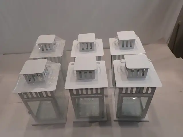 White Lanterns - Photo 2