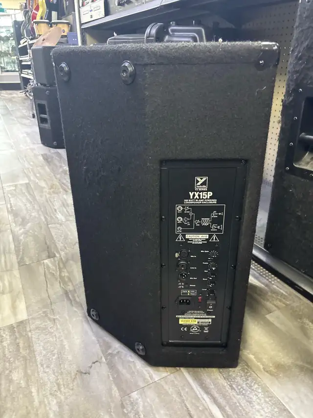 Yorkville YX15Pb 200 Watt Powered Loudspeaker - Photo 2