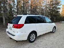2007 Toyota Sienna LE - Photo 2
