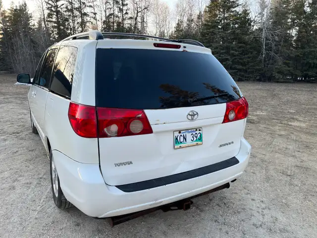 2007 Toyota Sienna LE - Photo 3