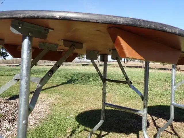 36' Round Collapsible Table - Photo 6