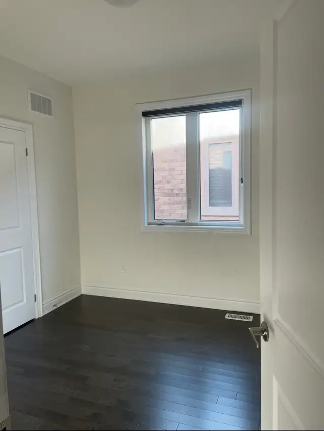 Room Available for Rent - Photo 4