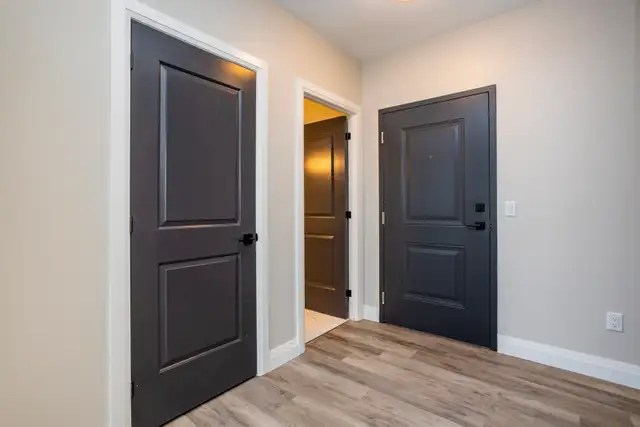 Cozy 1 Bedroom Living at The Nest on Wonderland - Photo 4