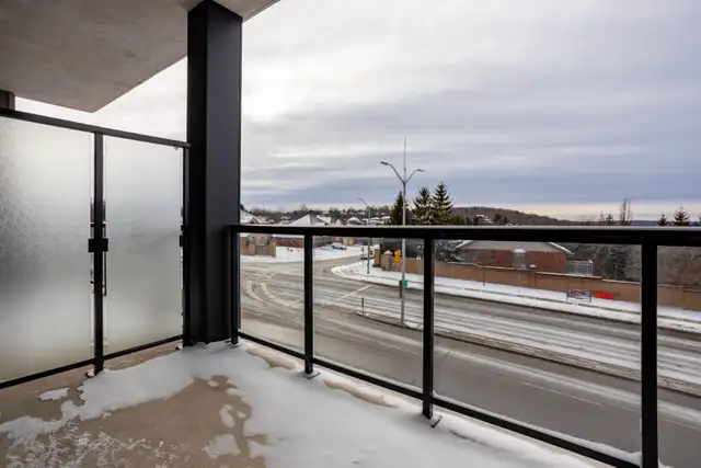 Cozy 1 Bedroom Living at The Nest on Wonderland - Photo 8