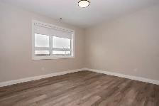 Cozy 1 Bedroom Living at The Nest on Wonderland - Photo 11