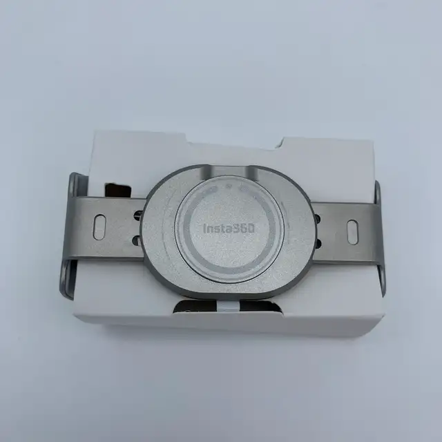 Insta360 Flow AI-Powered 3-Axis Smartphone Gimbal Stabilizer - Photo 3