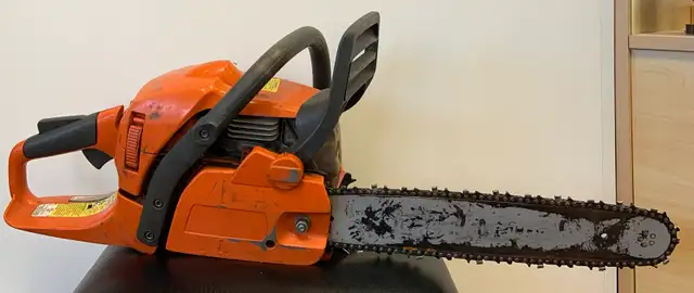 Husquvarna 445 X-Torq Gas Powered Chainsaw - Photo 2