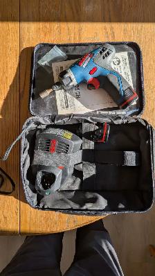 Bosch screwdriver/drill kit