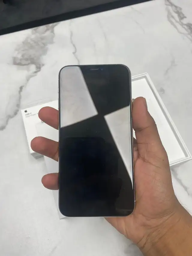 iPhone 11 PRO 256GB Unlocked - Mint Condition!