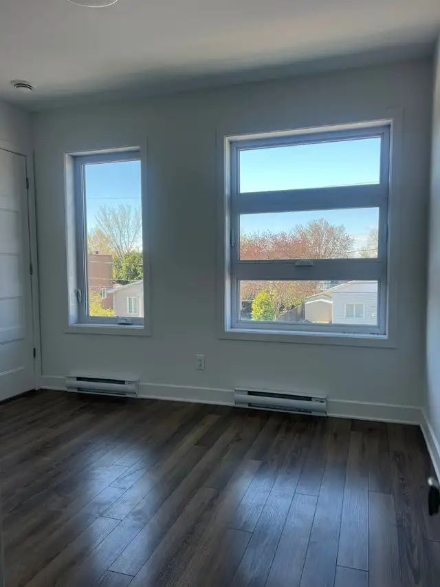 LONGUEUIL SUPER 4 1/2 RENOVE AVEC STATIONNEMENT $1795 DISPO - Photo 9