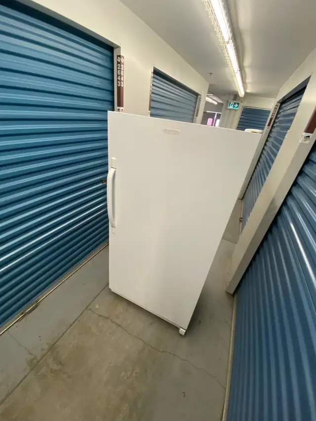 FRIDGDAIRE UPRIGHT FREEZER - Photo 10