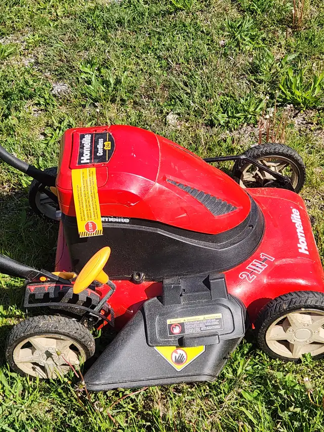 homelite  17' 24volt cordless mower w/ charger 2 in 1 - Photo 3