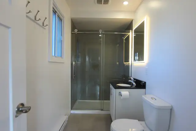Haut de duplex, semi-meublé entre métros Langelier et Radisson - Photo 3