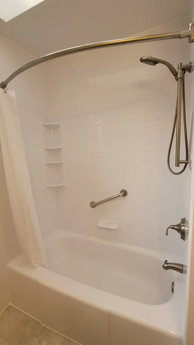 2 Bed, Full Bath, 1010 sq.ft Fully Separate Main Floor for Rent - Photo 9