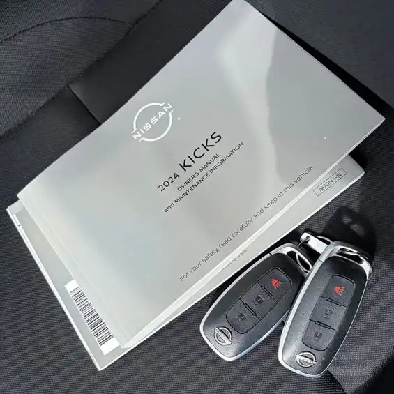 2024 NISSAN KICKS S/Fresh safety/factory warranty/low kms - Photo 9