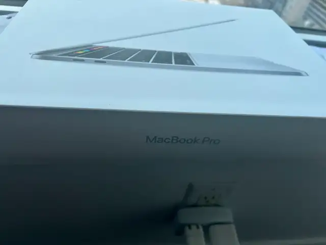 2020 MacBook Pro – 8GB RAM 256 GB SSD - Photo 4