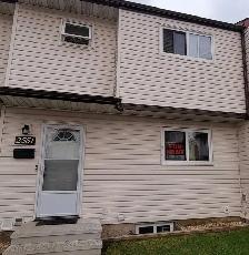 3 Beds 2 Baths Townhouse