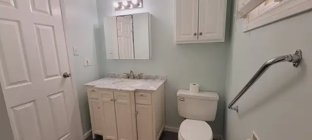 3 Beds 2 Baths Townhouse - Photo 5