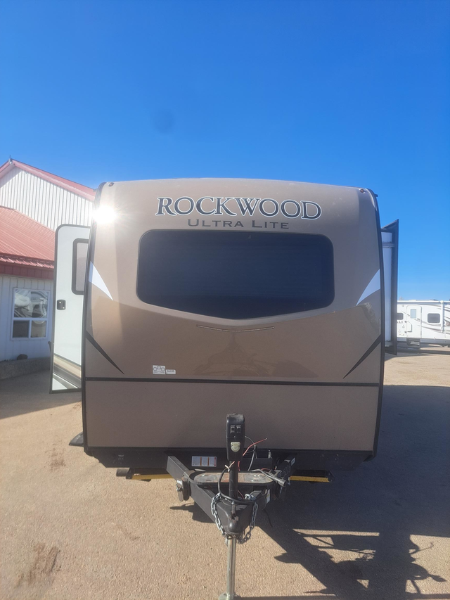 Premium Couples Trailer Rear Living Large Power Awning Clean