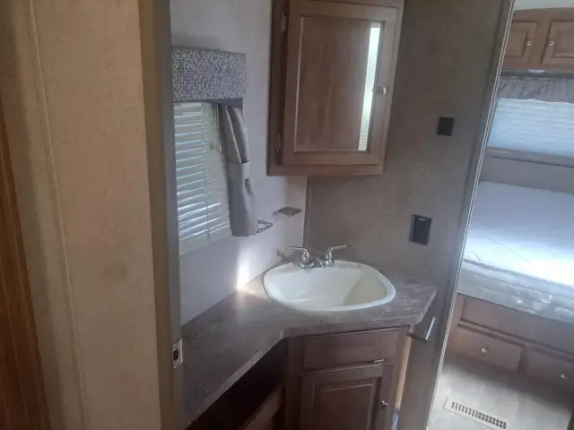Premium Couples Trailer Rear Living Large Power Awning Clean - Photo 11