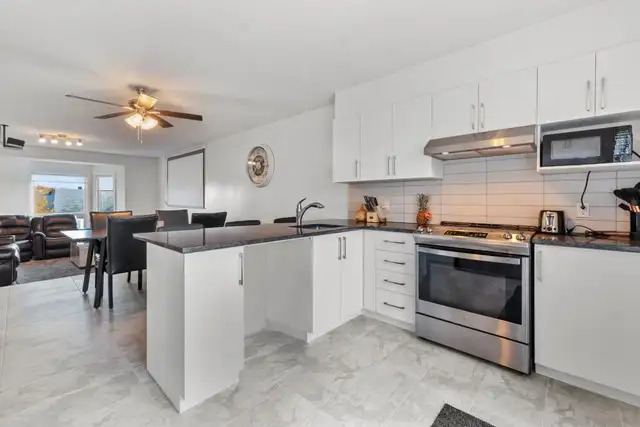 Grand logement 4 1/2 rénové à louer à Laval - Photo 3
