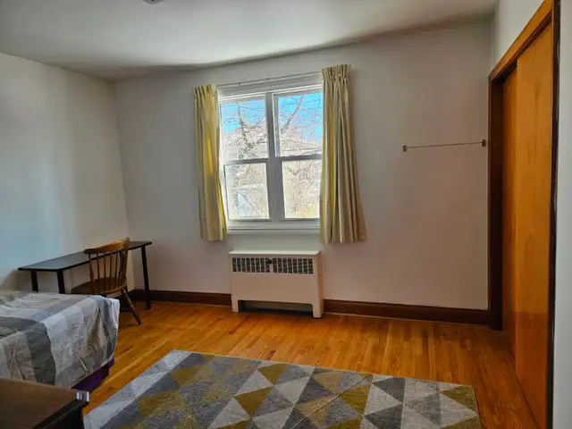 Three bedroom apt flexible lease start date